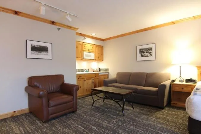 Selkirk Lodge