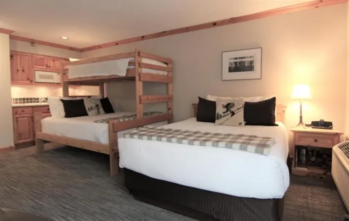 Bed in Selkirk Lodge