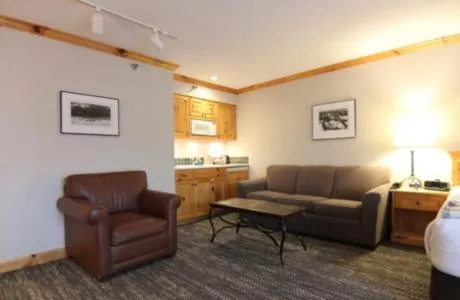 Selkirk Lodge