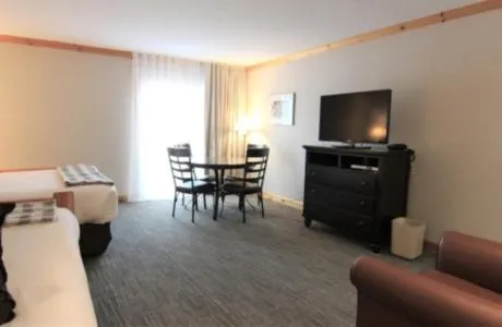 Selkirk Lodge