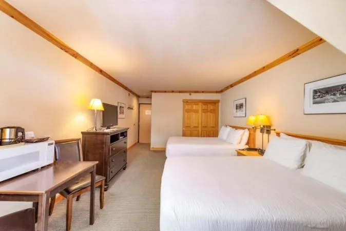 Bed in Selkirk Lodge