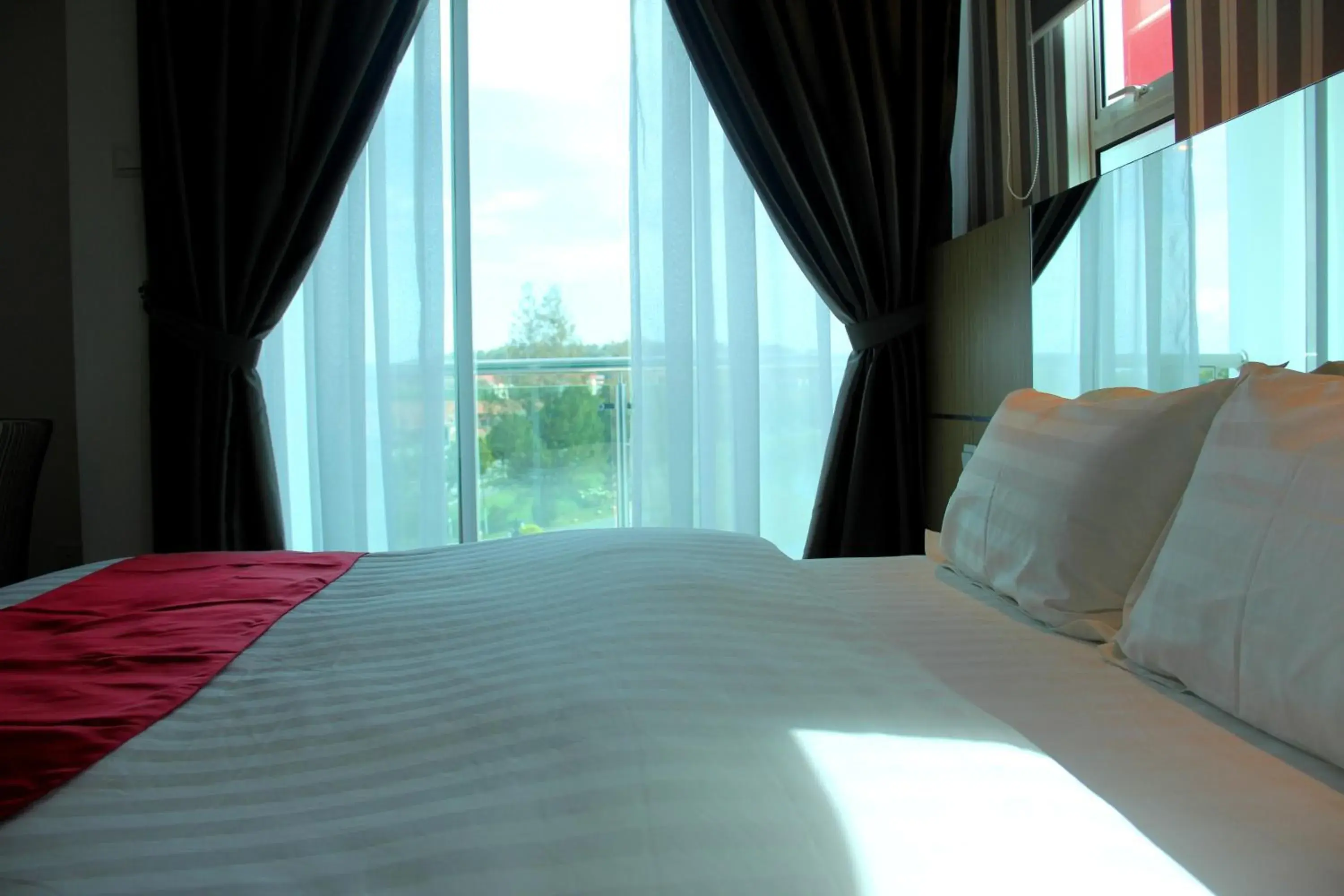 Bed in 906 Premier Hotel Bed in 906 Premier Hotel