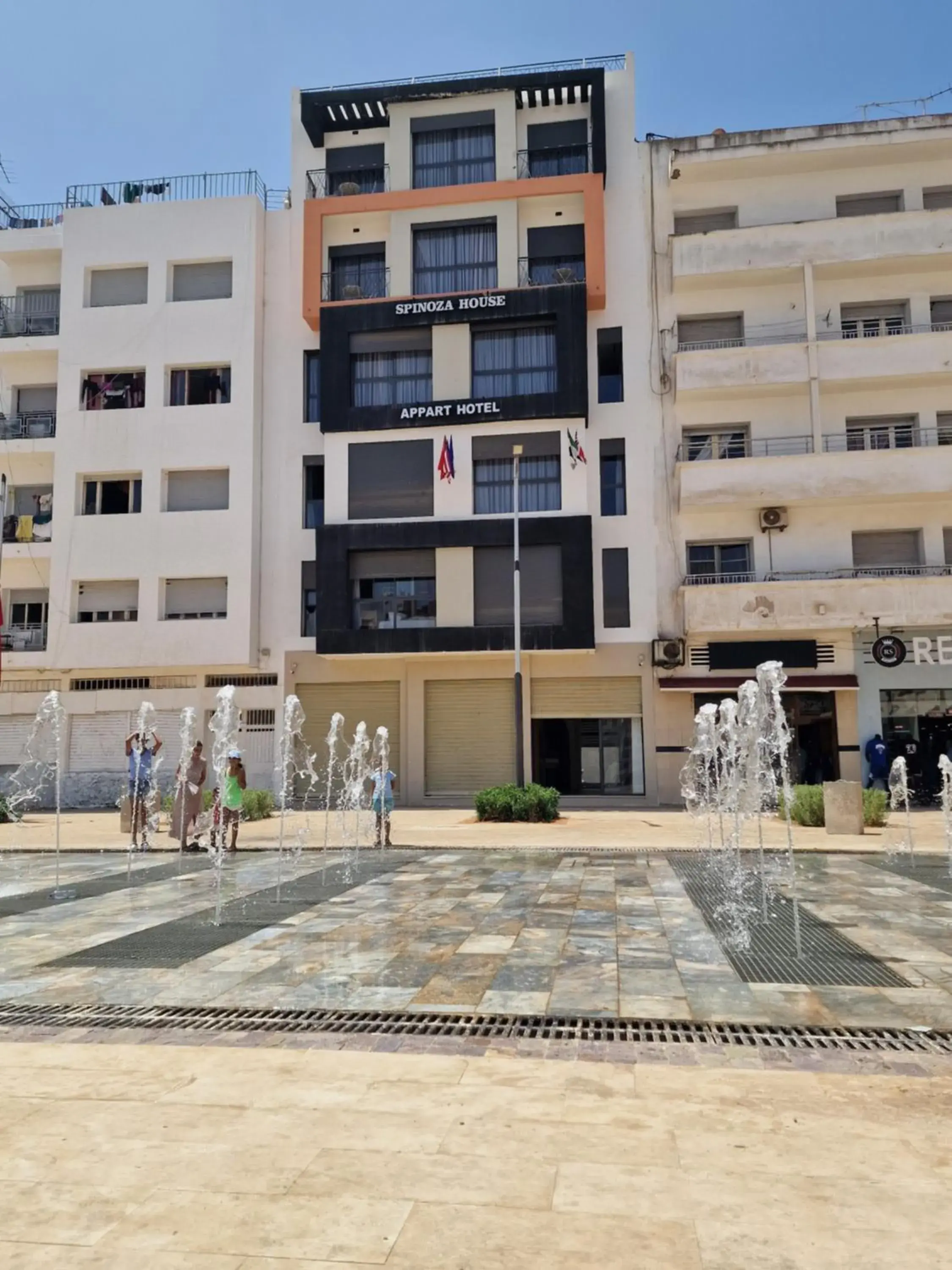 Property building in Spinoza House Suite de luxe Casablanca - Maarif Property building in Spinoza House Suite de luxe Casablanca - Maarif