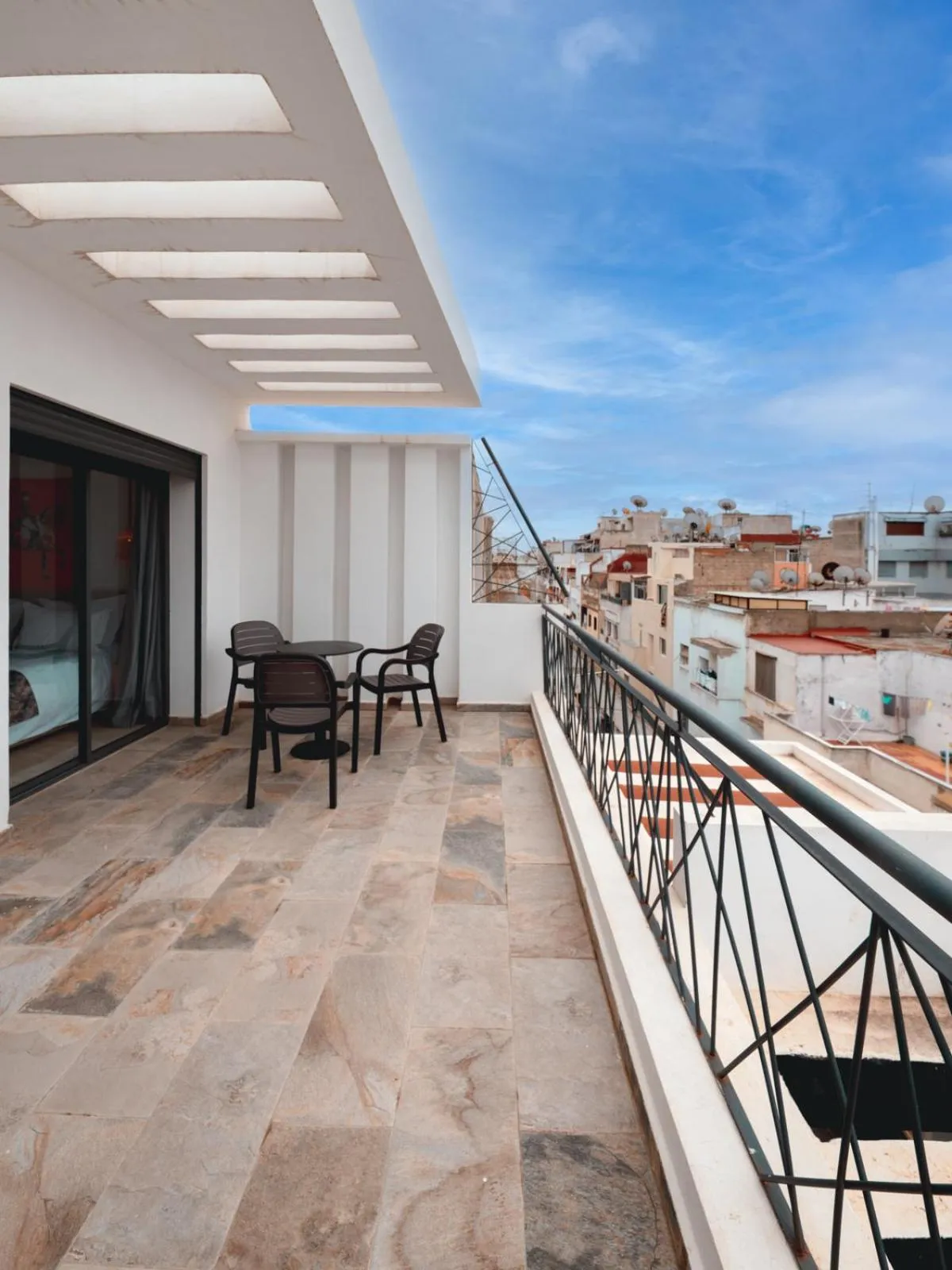 Patio in Spinoza House Appart Hôtel