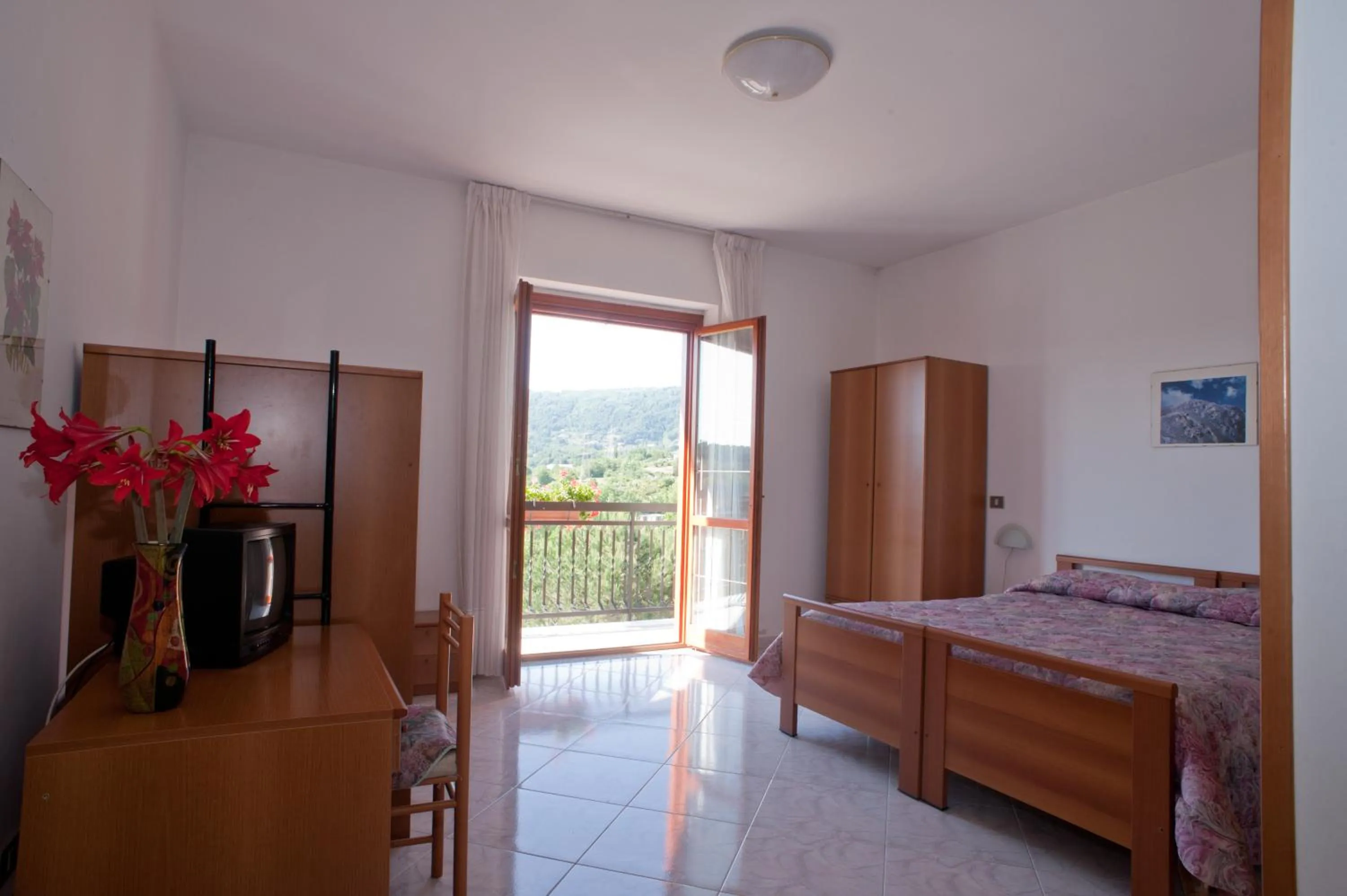 Photo of the whole room, Bed in B&B Le Ginestre