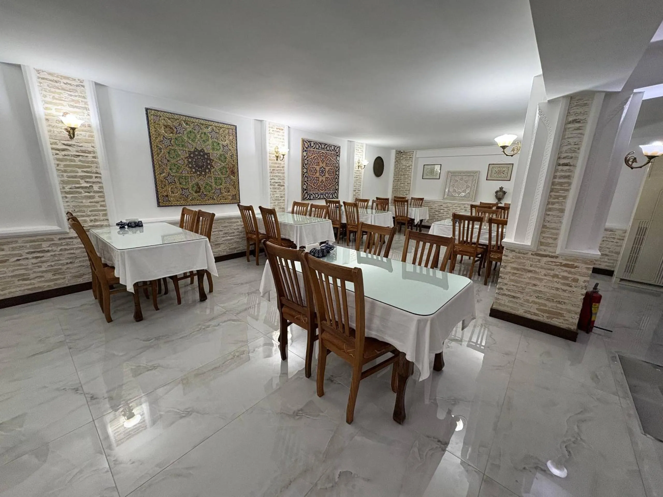 Restaurant/places to eat in Porso Boutique Hotel