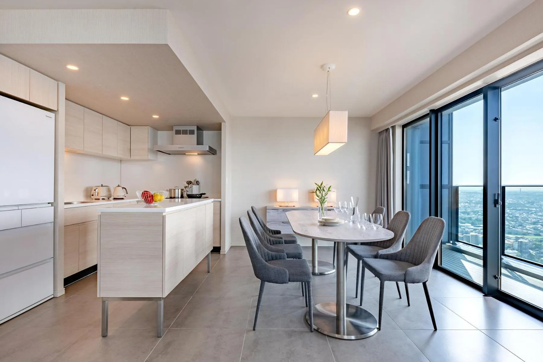 Dining area in OMO5 Yokohama Bashamichi by Hoshino Resorts