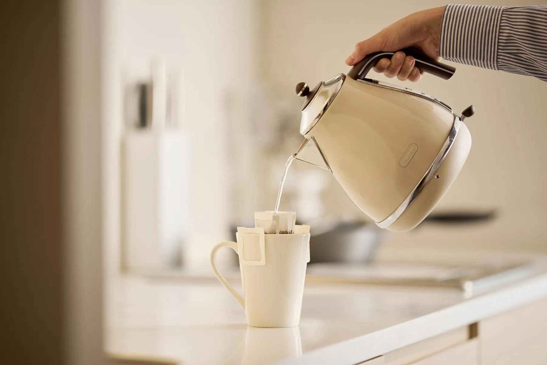 Coffee/tea facilities in OMO5 Yokohama Bashamichi by Hoshino Resorts