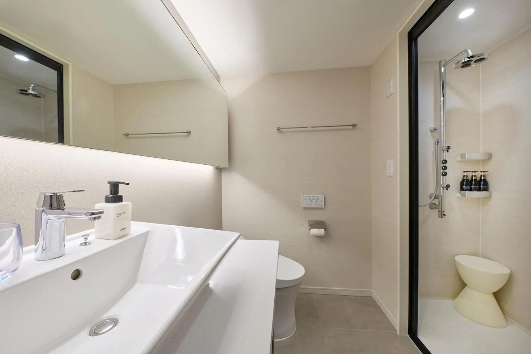 Bathroom in OMO5 Yokohama Bashamichi by Hoshino Resorts
