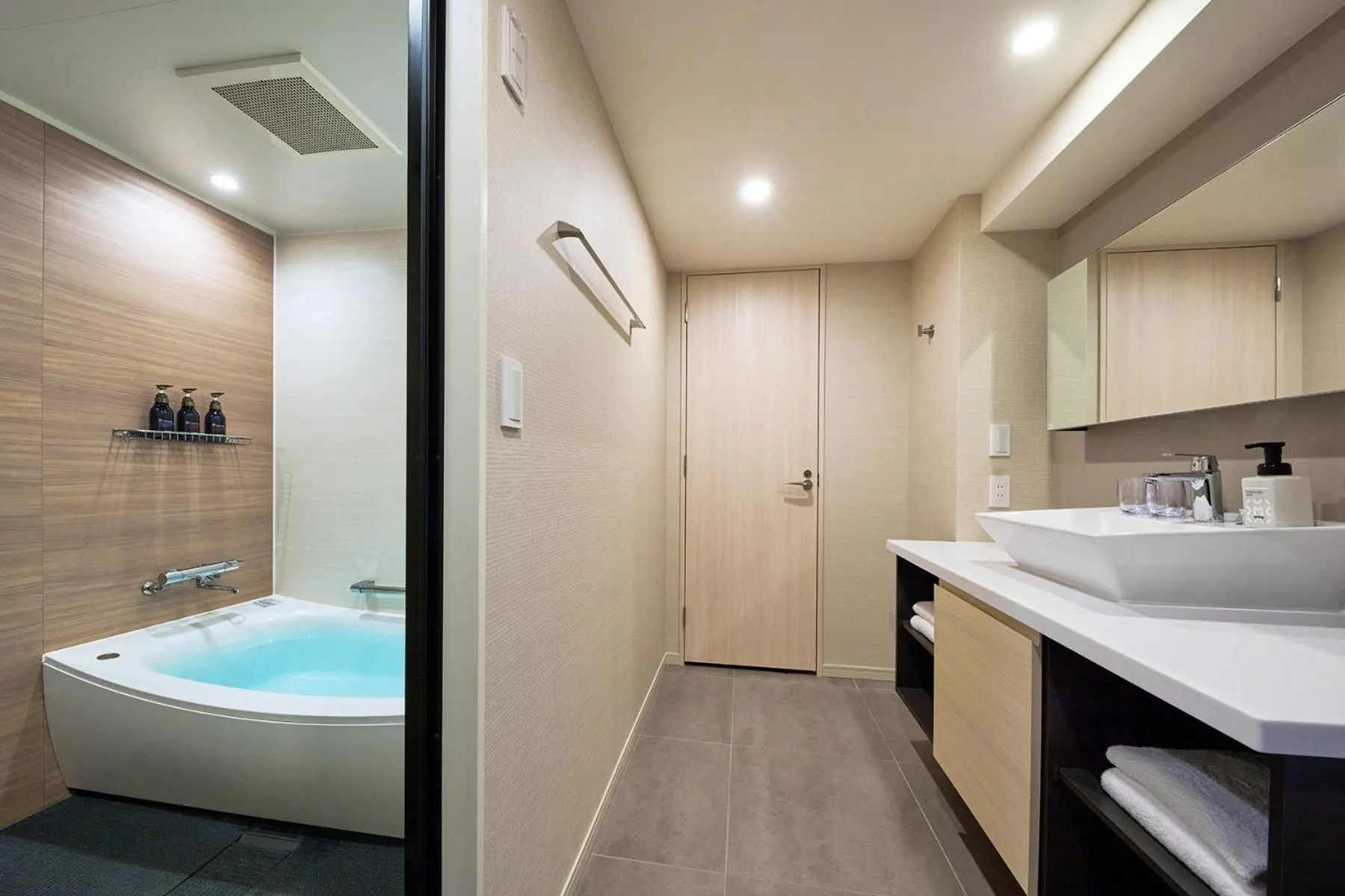 Bathroom in OMO5 Yokohama Bashamichi by Hoshino Resorts