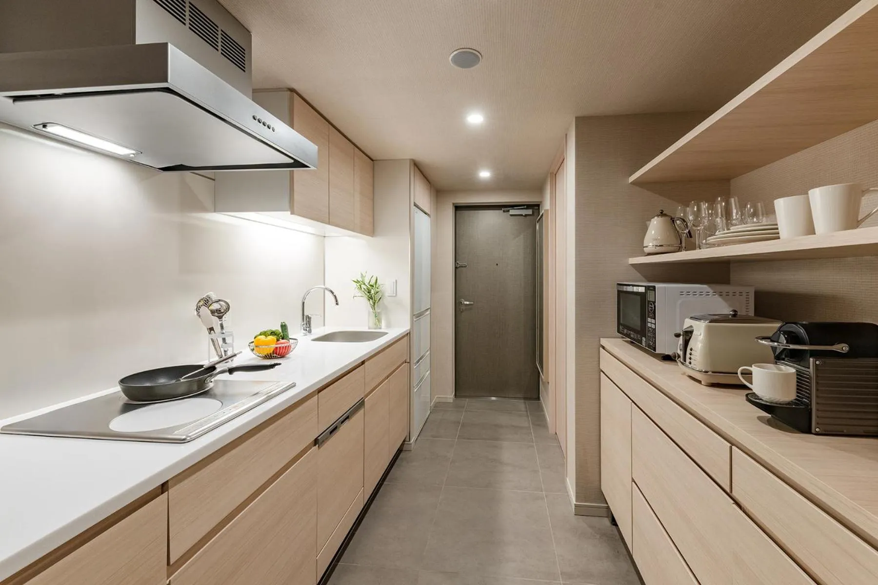 Photo of the whole room in OMO5 Yokohama Bashamichi by Hoshino Resorts