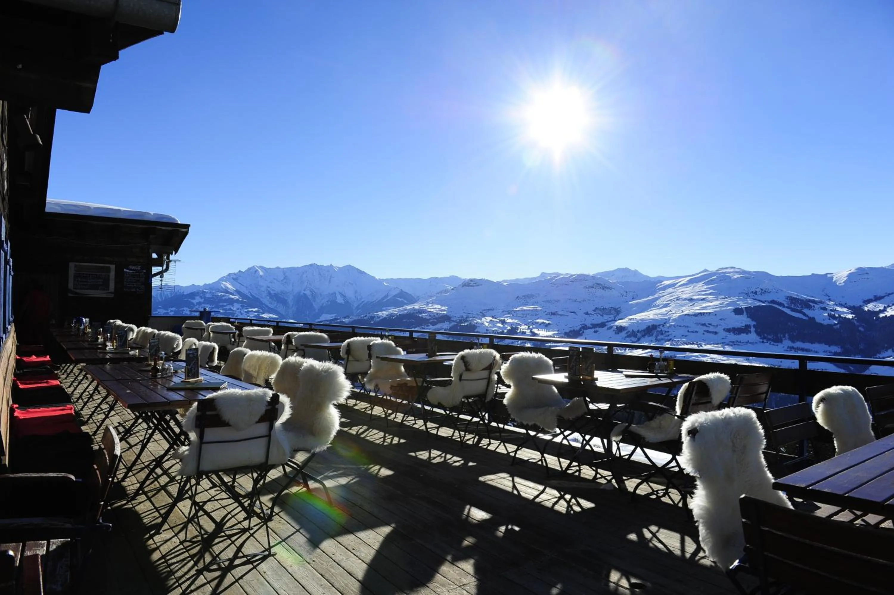 Restaurant/places to eat in Pradas Resort Brigels