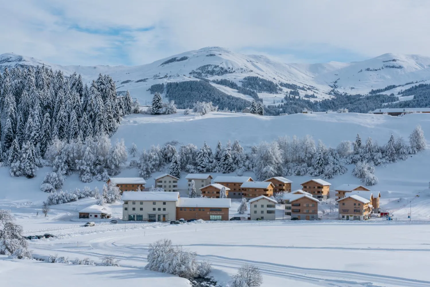 Property building in Pradas Resort Brigels