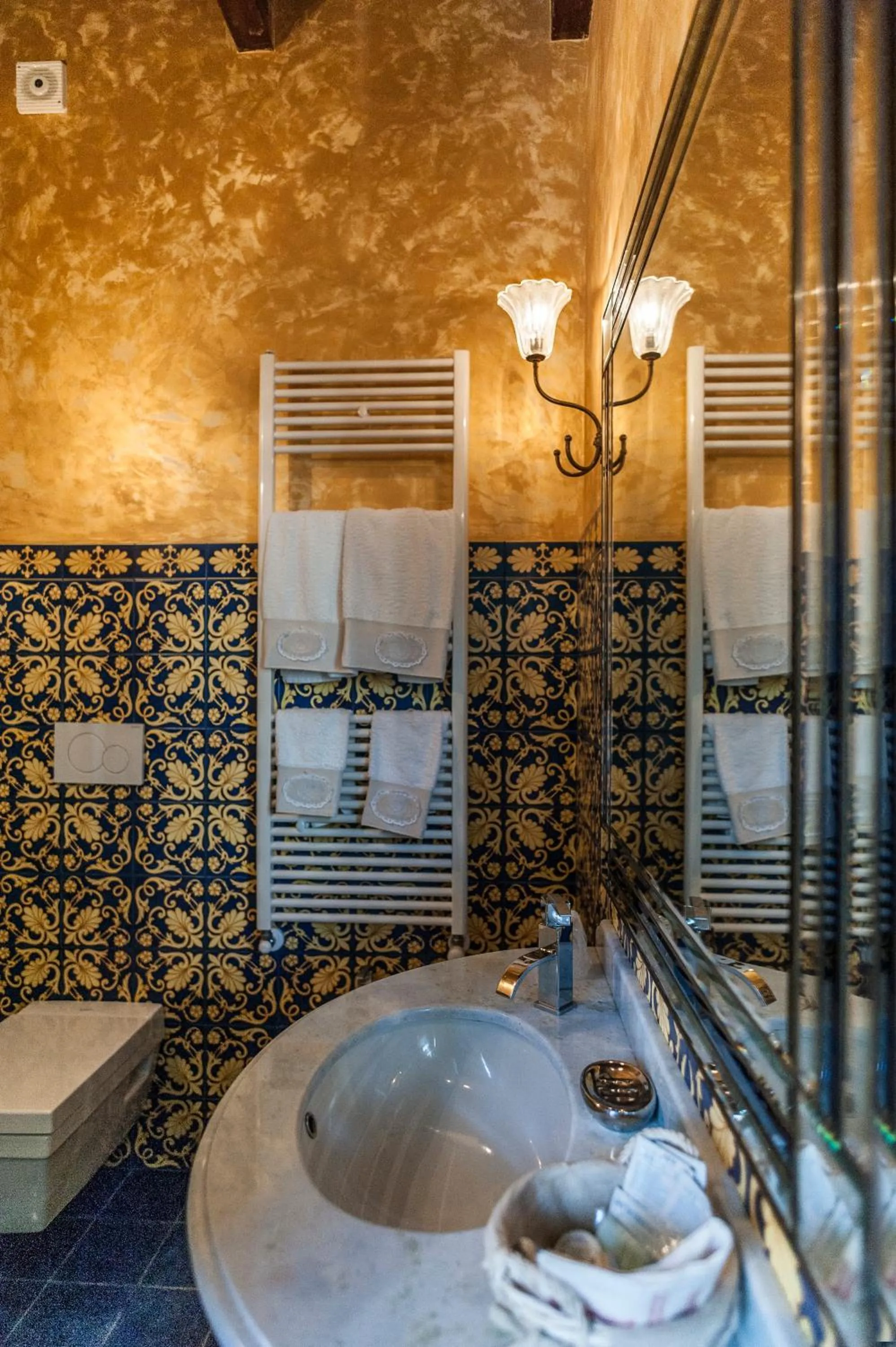 Bathroom in La Dimora Delle Rondini