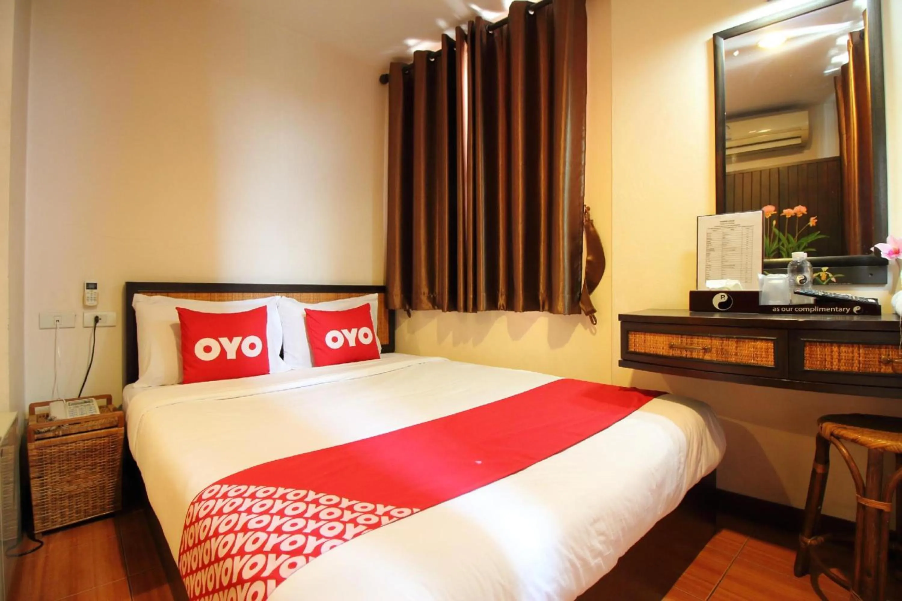 Bedroom, Bed in Pannee Lodge Khaosan - SHA Plus