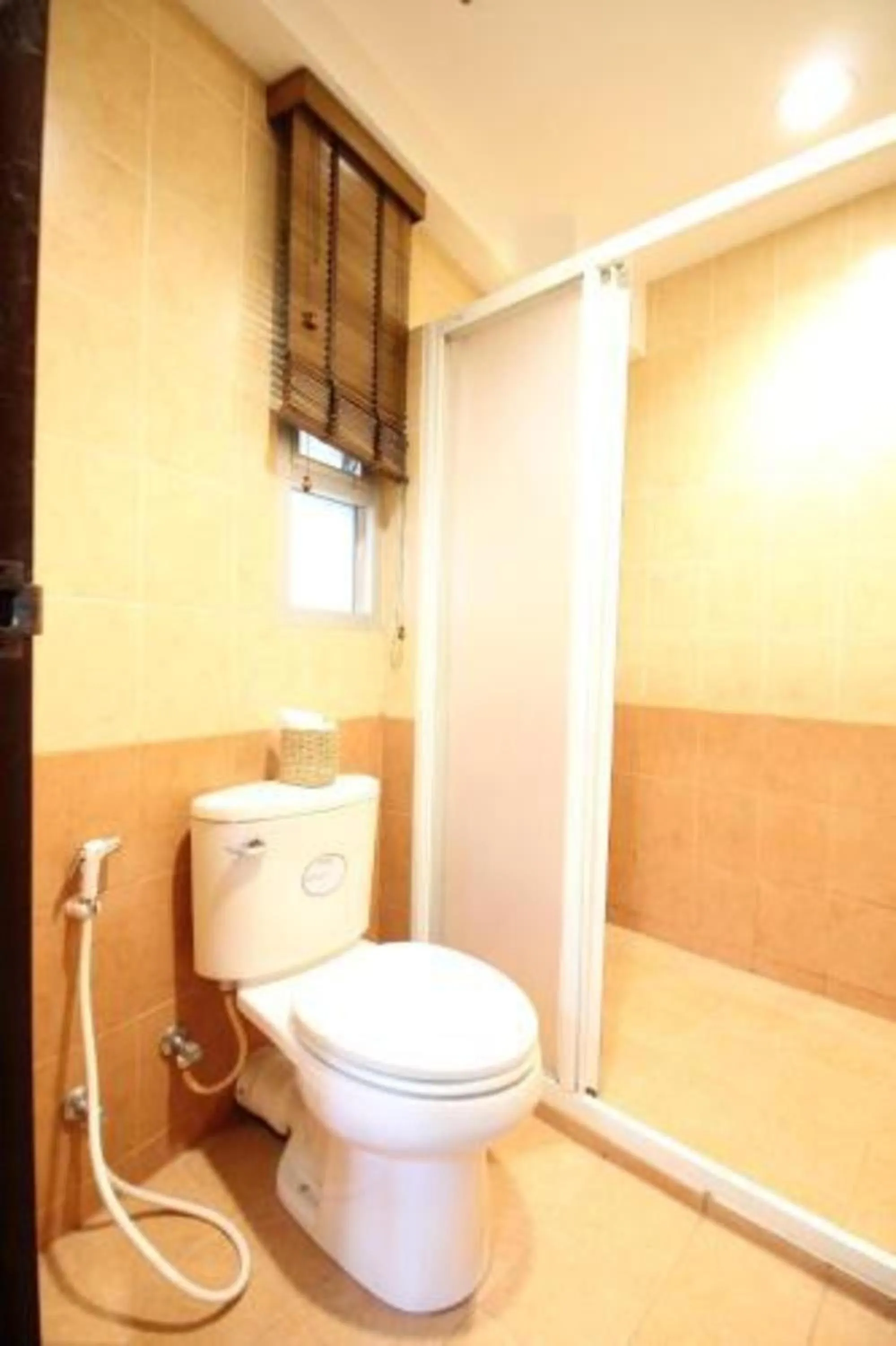 Bathroom in Pannee Lodge Khaosan - SHA Plus