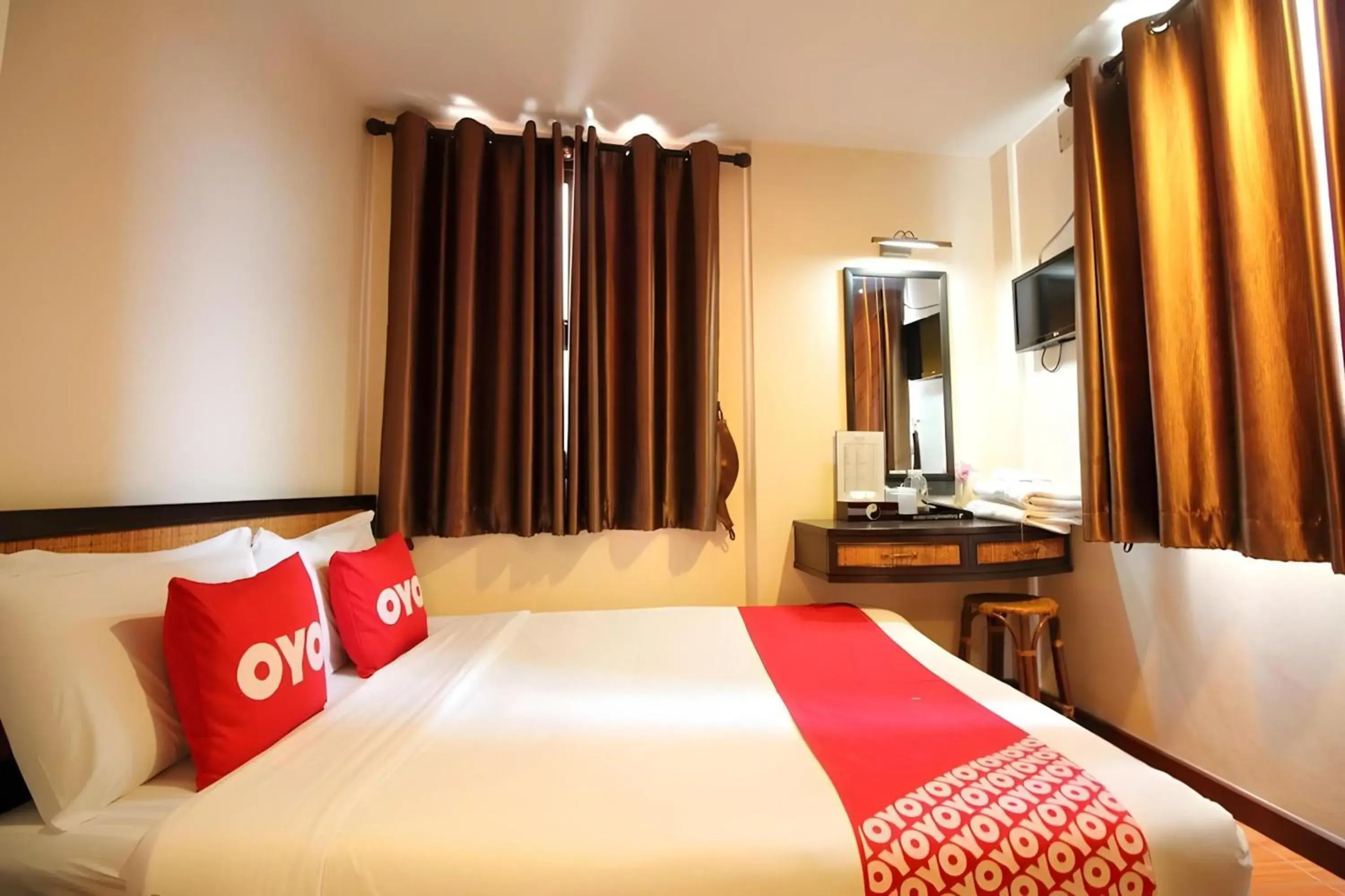 Photo of the whole room, Bed in Pannee Lodge Khaosan - SHA Plus Photo of the whole room, Bed in Pannee Lodge Khaosan - SHA Plus