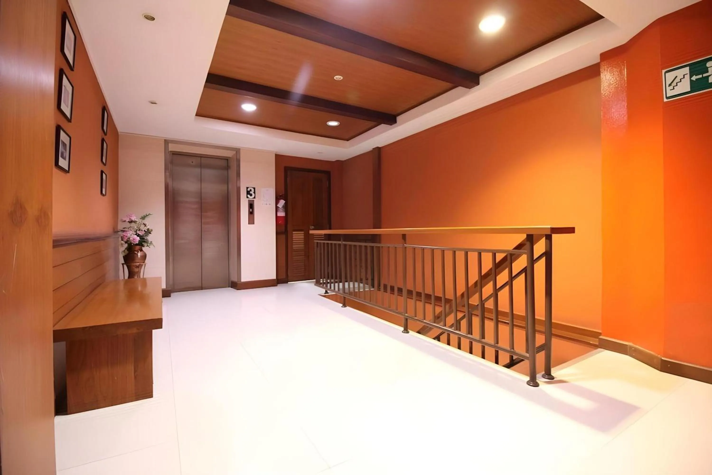 elevator in Pannee Lodge Khaosan - SHA Plus