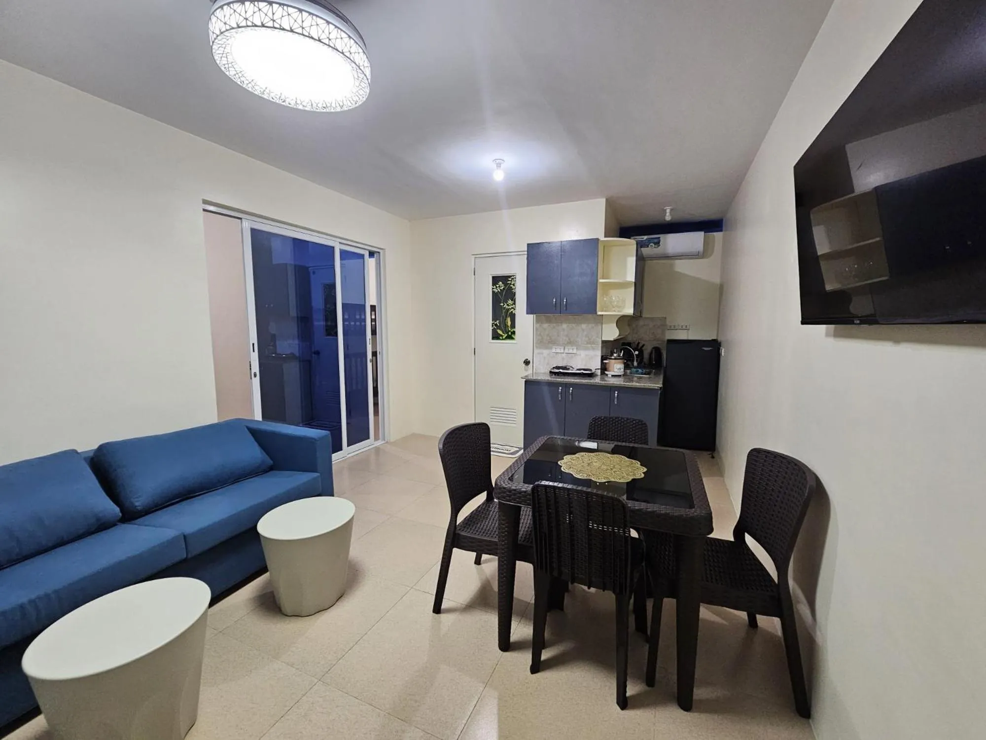 Photo of the whole room in Mangotree Apartel & Resort