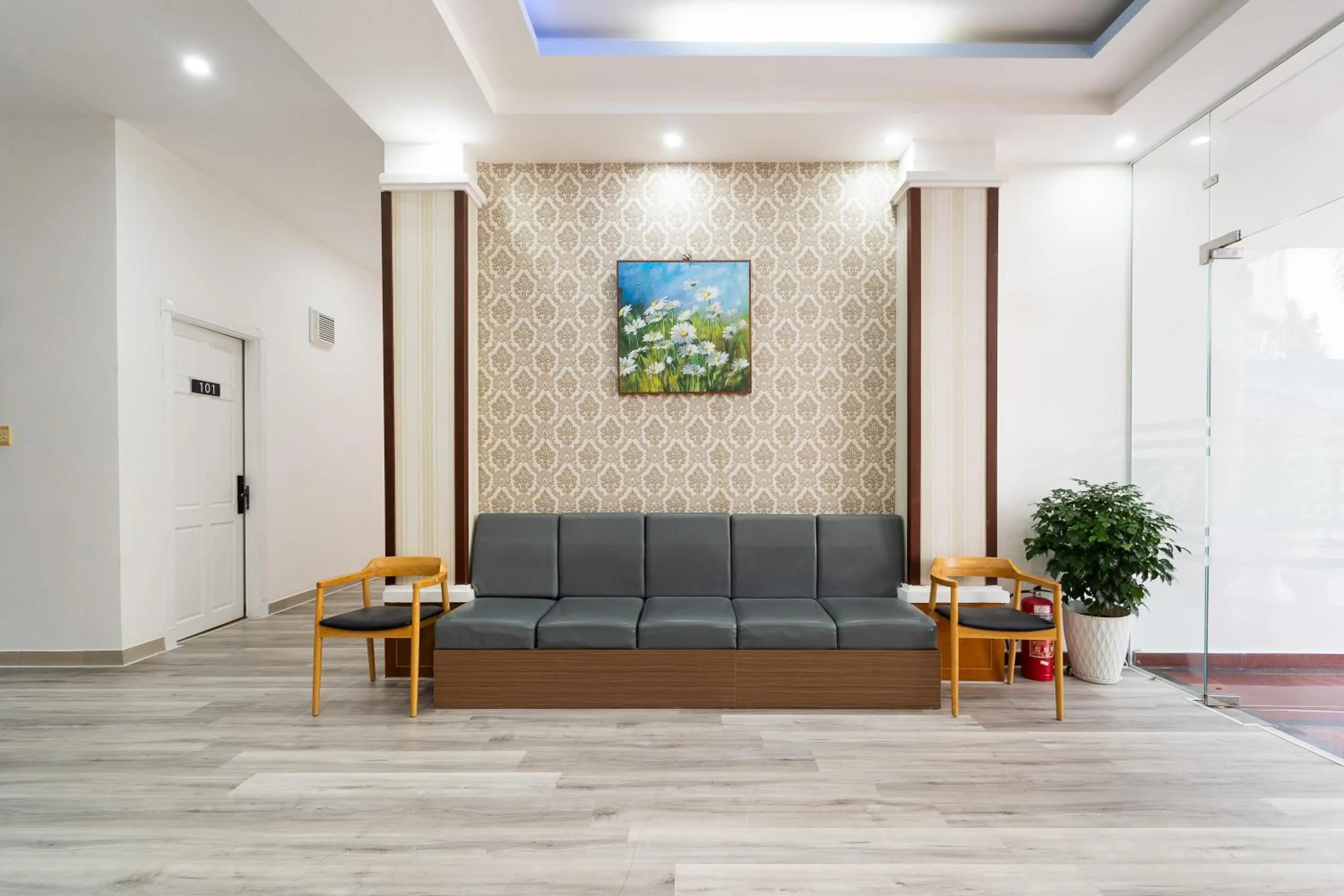 Communal lounge/ TV room in The Sim Hotel Vung Tau