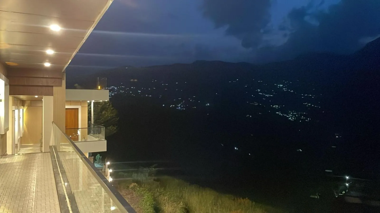Night in Yashasvi Himalayan Resort