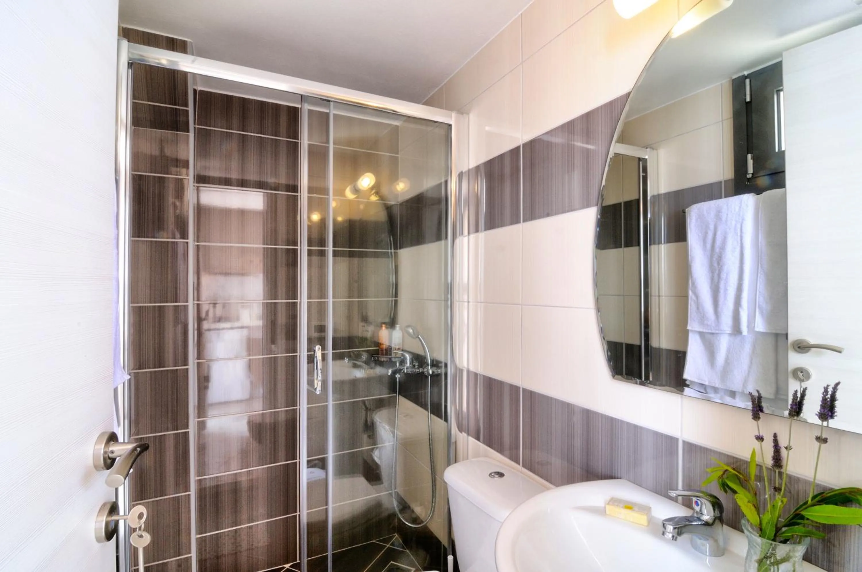 Bathroom in Myrtos Mare Suites