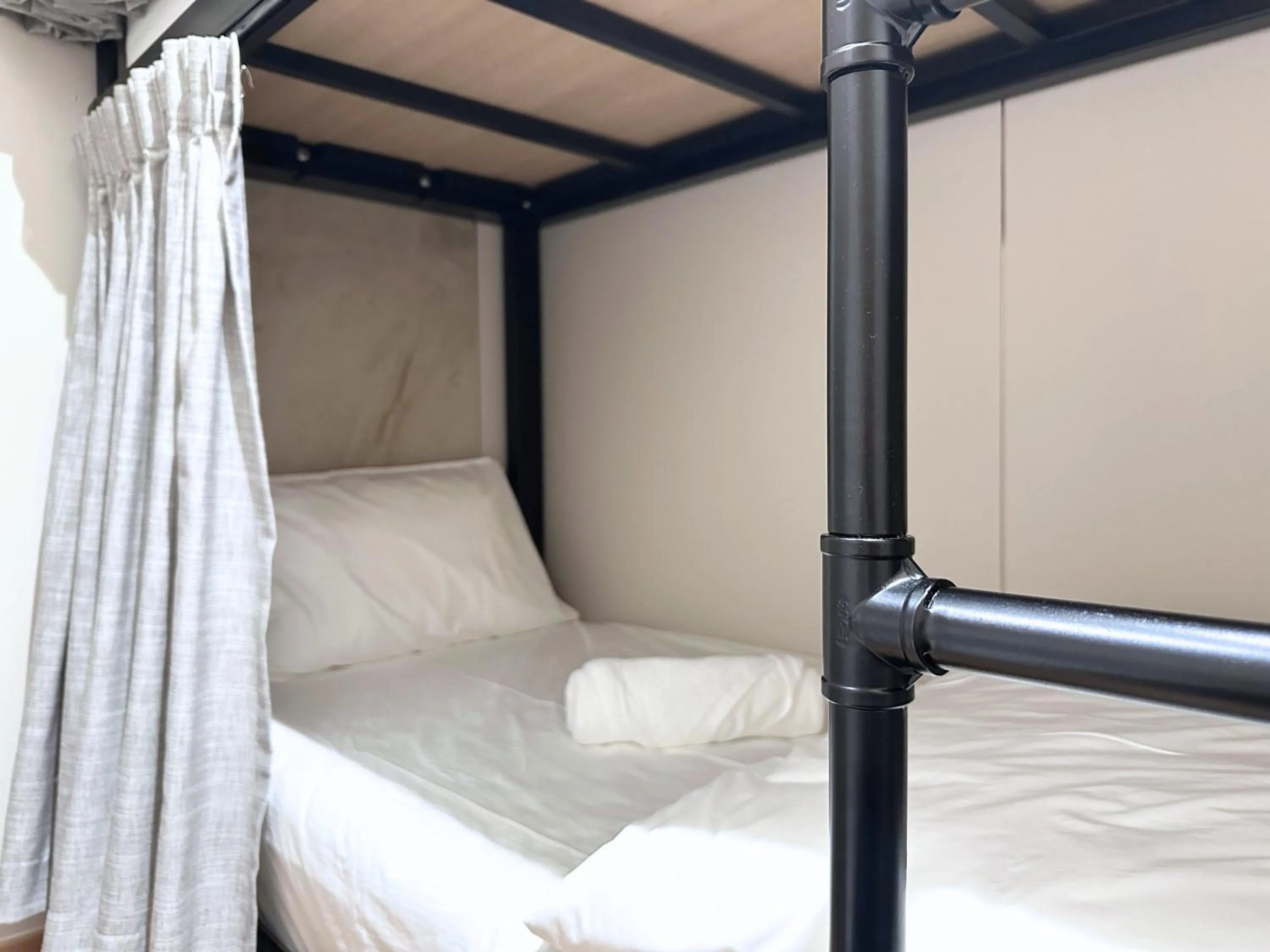 Twin Room in Nest Hotel Singapore