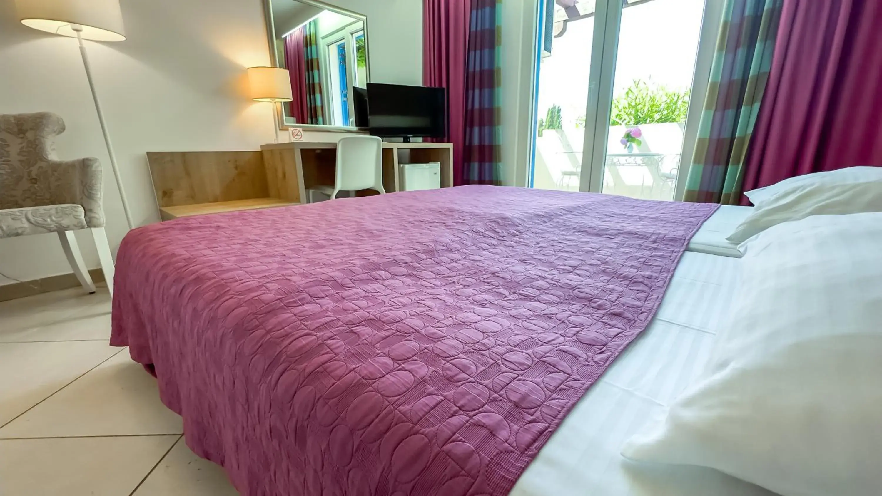 Standard Double or Twin Room with Balcony in Hotel Slovenska Plaza Standard Double or Twin Room with Balcony in Hotel Slovenska Plaza
