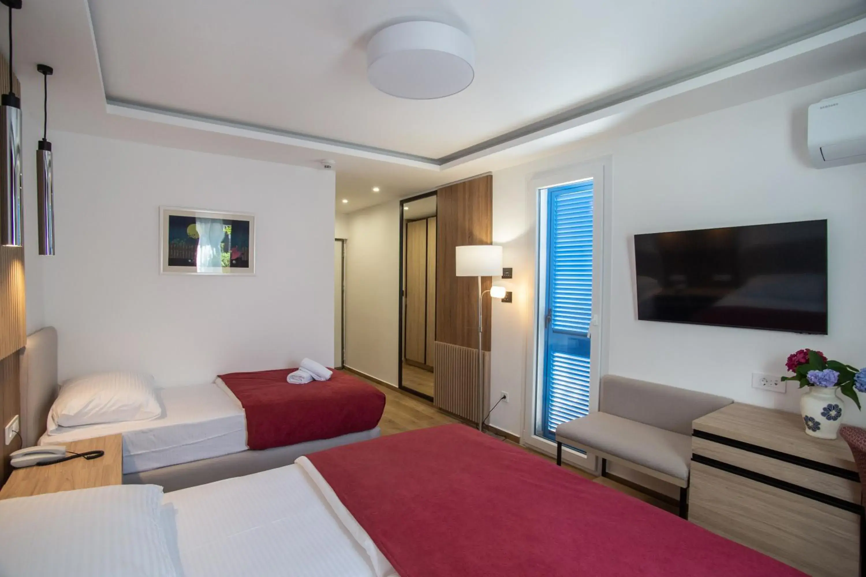 Premium Twin Room with Extra Bed in Hotel Slovenska Plaza Premium Twin Room with Extra Bed in Hotel Slovenska Plaza
