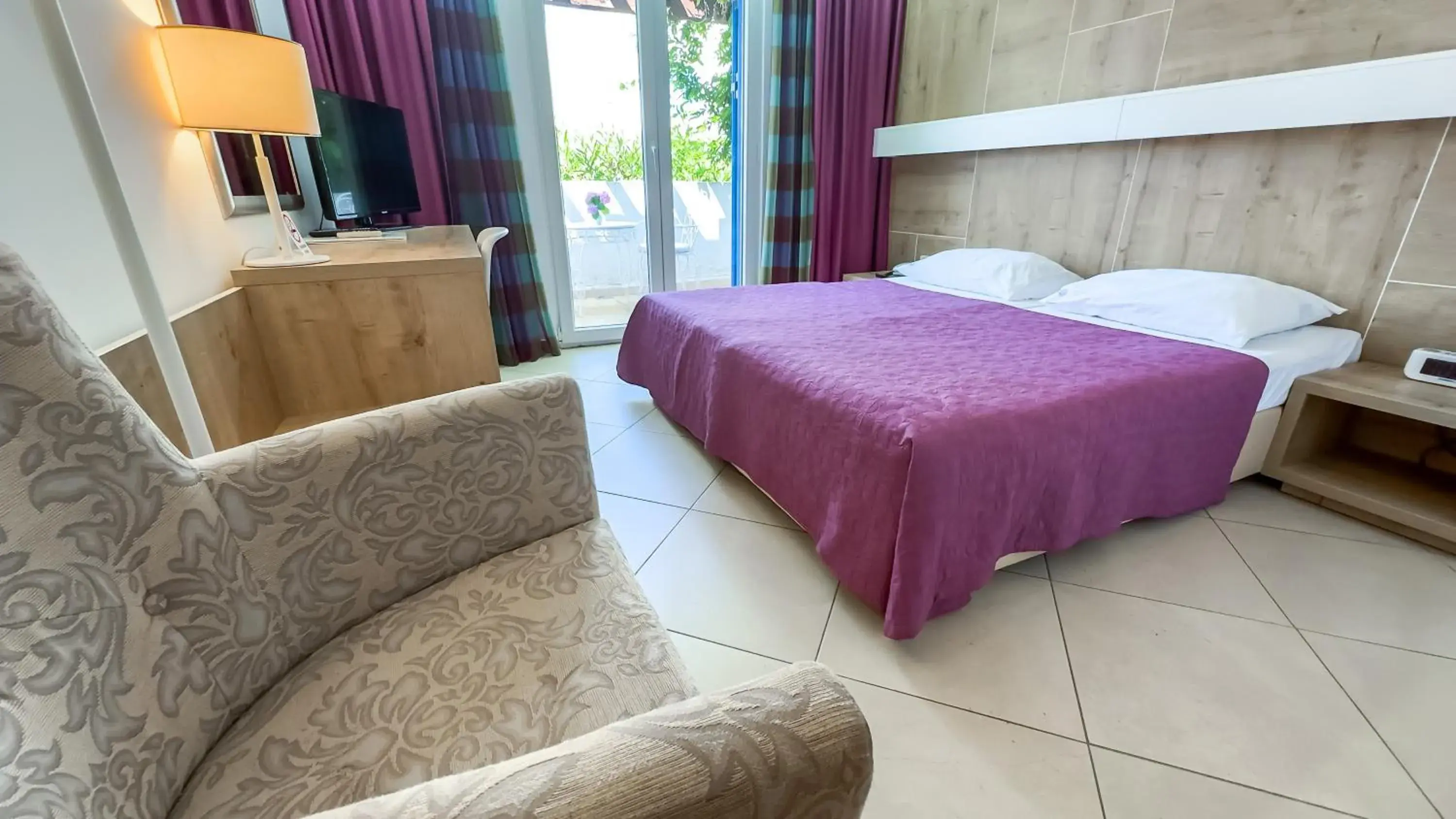 Standard Double or Twin Room with Balcony in Hotel Slovenska Plaza Standard Double or Twin Room with Balcony in Hotel Slovenska Plaza