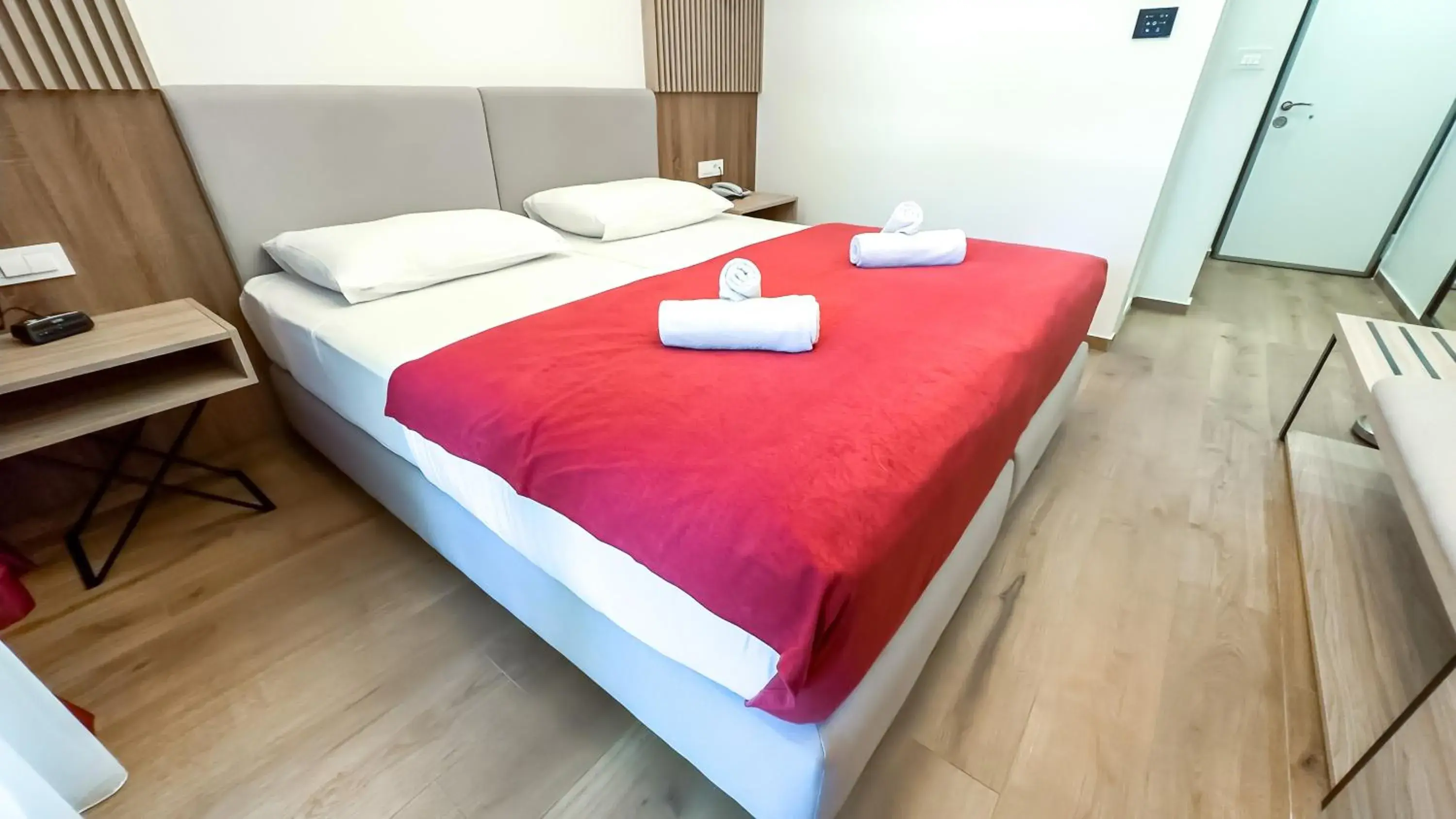 Premium Twin Room with Balcony in Hotel Slovenska Plaza Premium Twin Room with Balcony in Hotel Slovenska Plaza