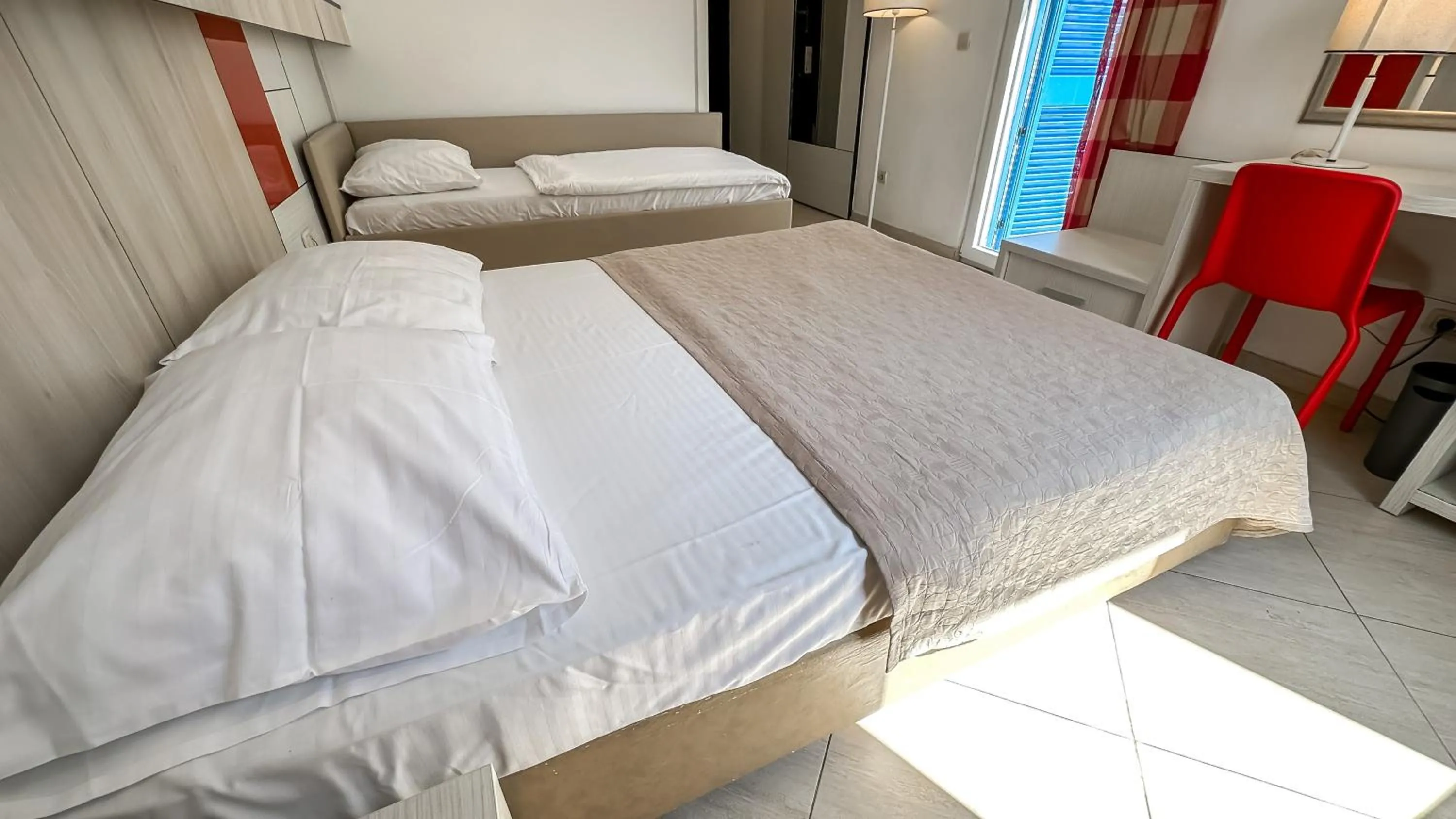 Standard Double Room with Extra Bed in Hotel Slovenska Plaza