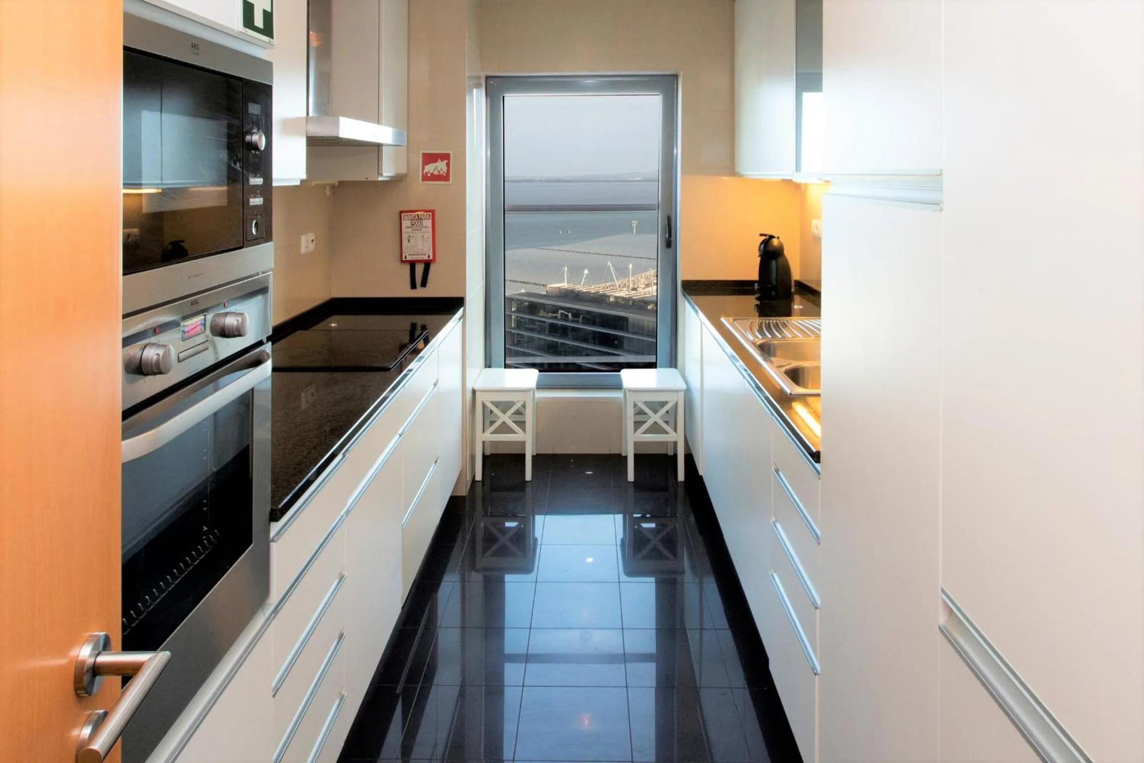 Kitchen or kitchenette in Oriente 57 Apartments by APT IIN - Parque das Nações