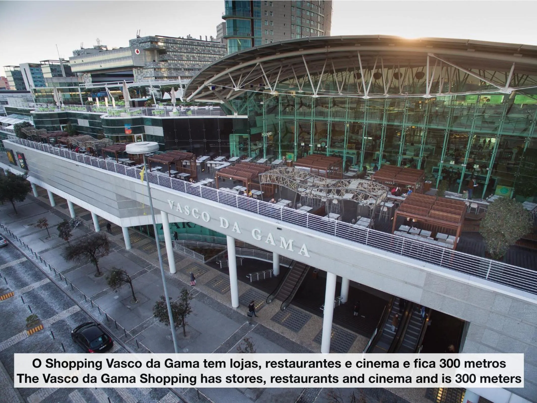 Restaurant/places to eat in Oriente 57 Apartments by APT IIN - Parque das Nações