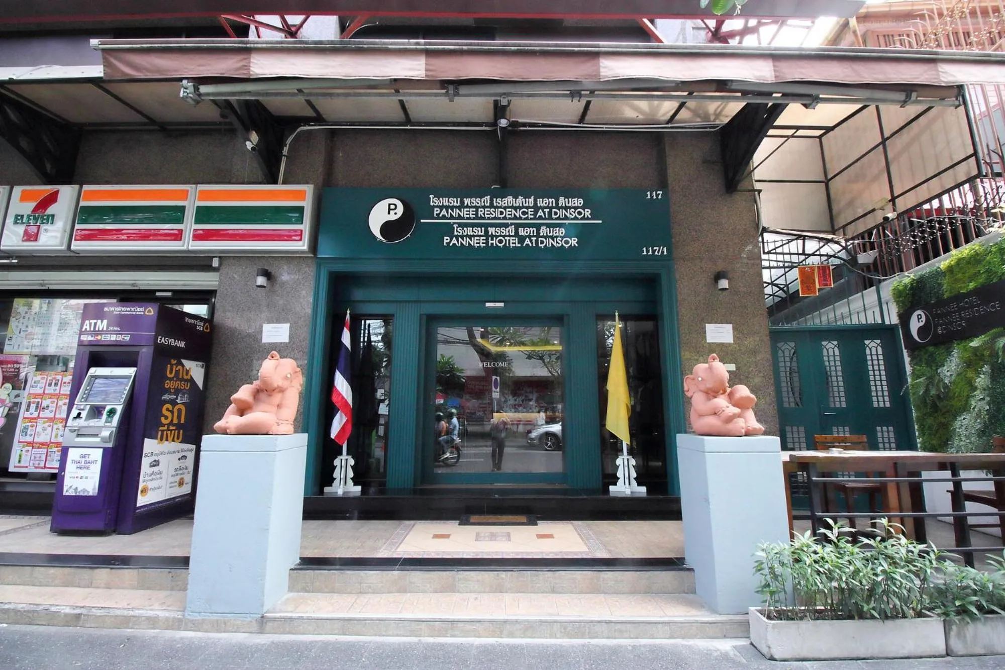 Facade/entrance in Super OYO 484 Pannee Residence Khaosan Sha Plus