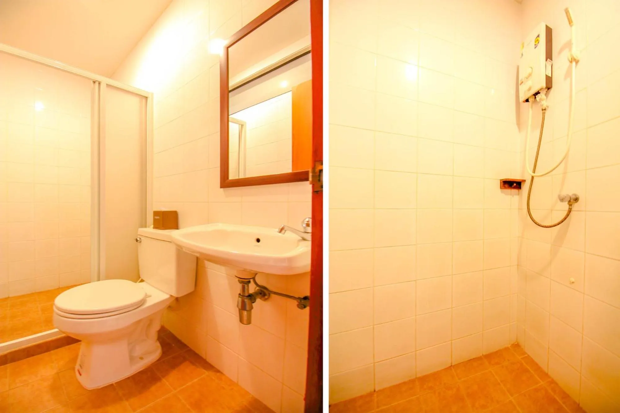 Bathroom in Super OYO 484 Pannee Residence Khaosan Sha Plus