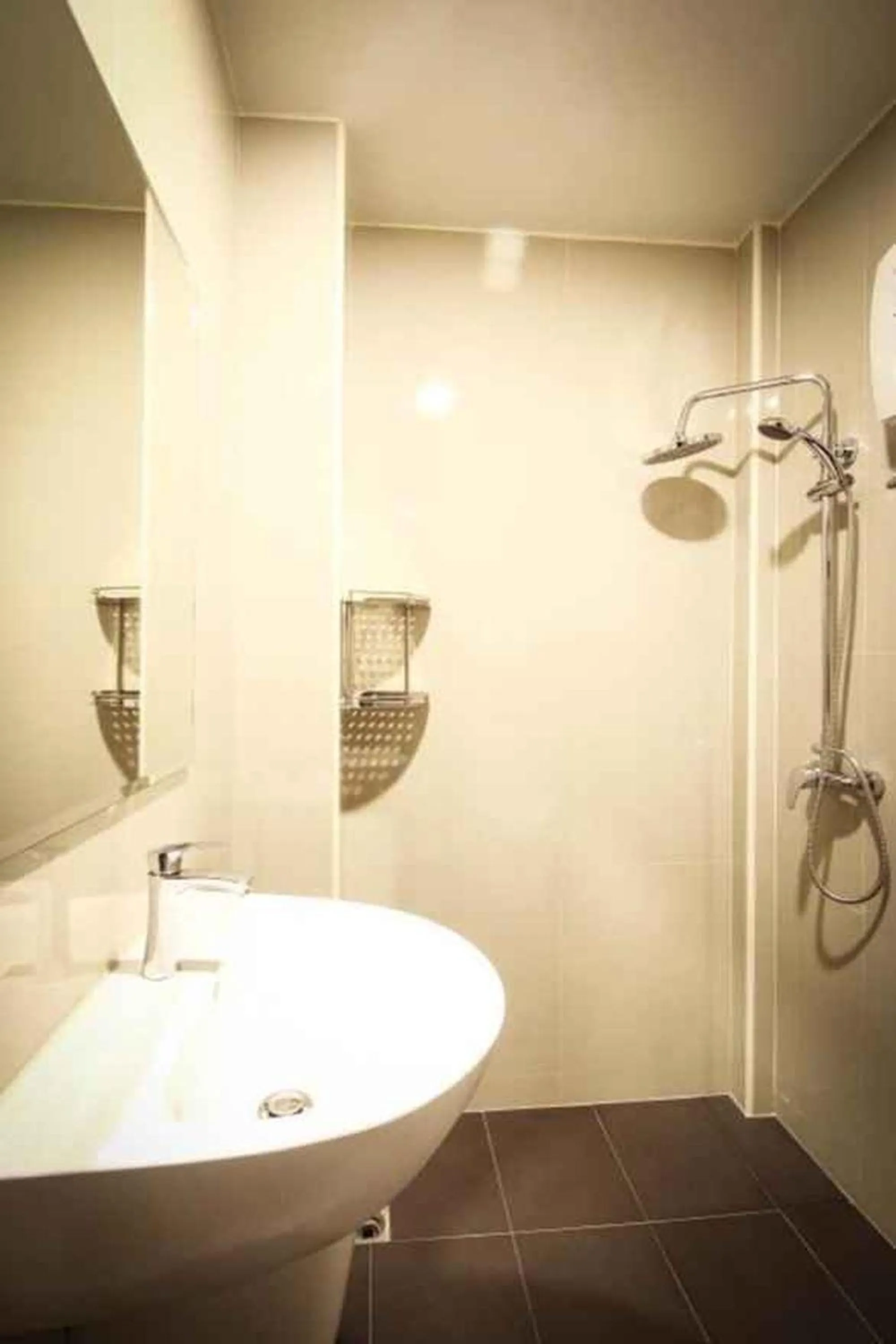 Shower in M Power Chiangrai