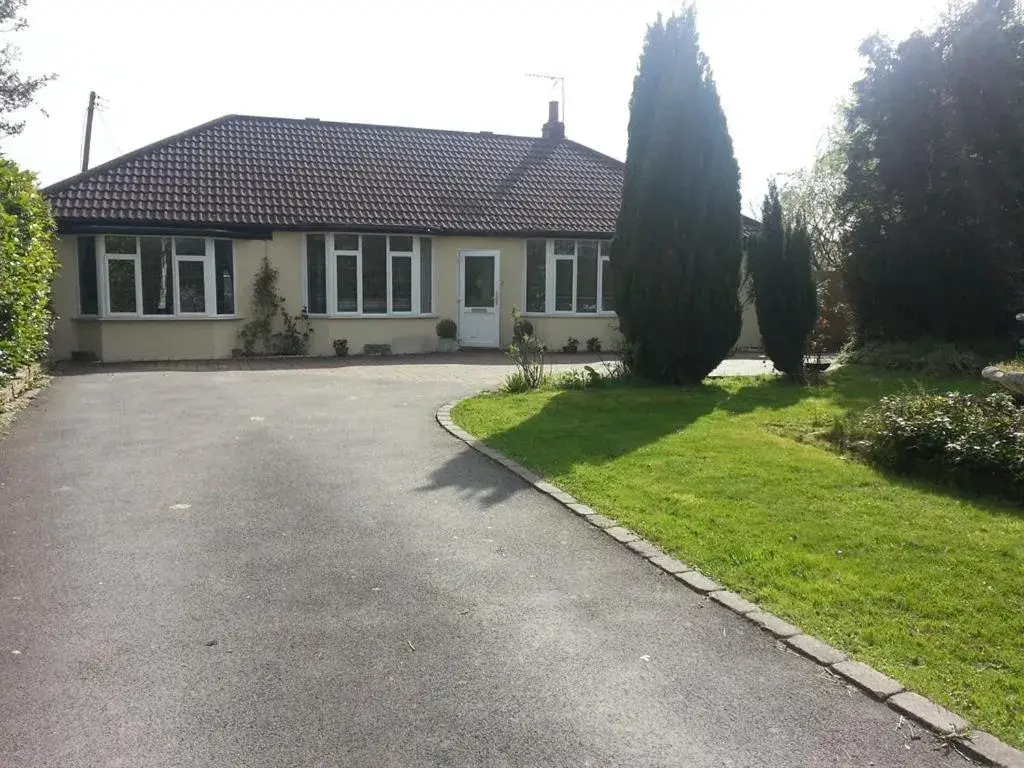 Property building in Beoley Lodge Property building in Beoley Lodge