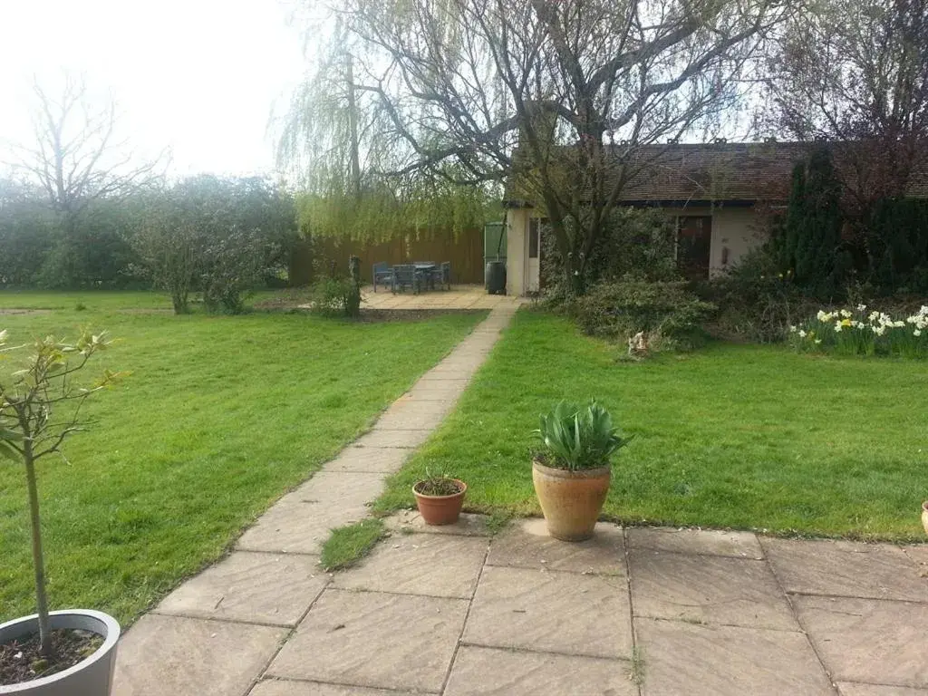 Property building in Beoley Lodge Property building in Beoley Lodge