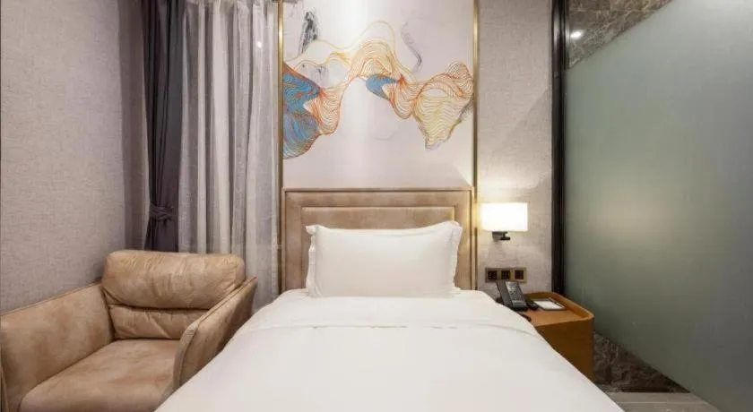 Bed in Hongqiao Pujue International Zhongshan Park Metro Station