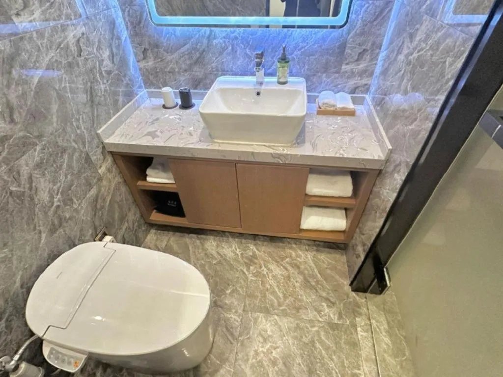 Hongqiao Pujue International Zhongshan Park Metro Station