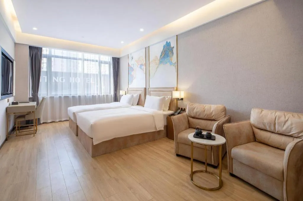 Bed in Hongqiao Pujue International Zhongshan Park Metro Station