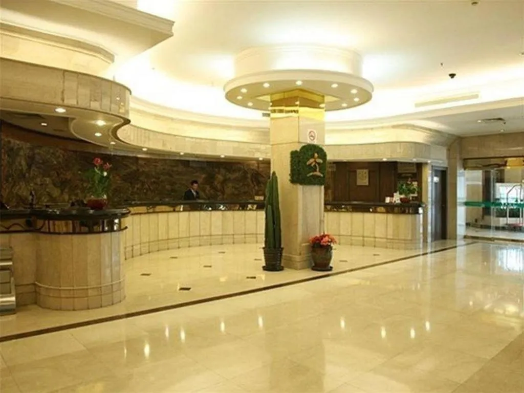 Hongqiao Pujue International Zhongshan Park Metro Station