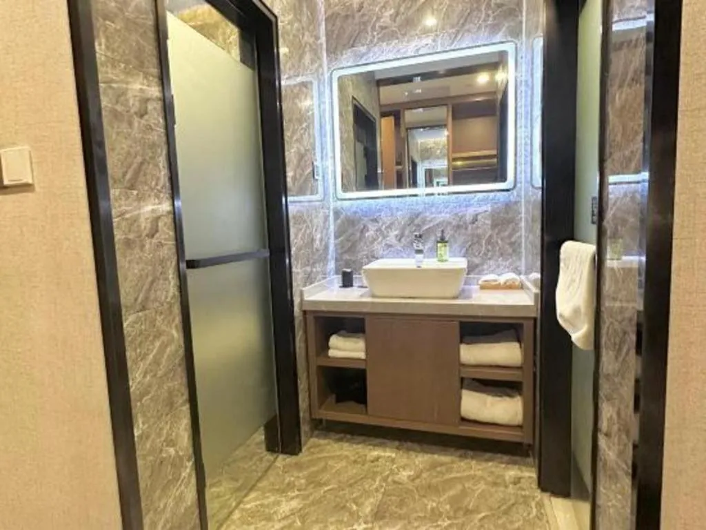 Hongqiao Pujue International Zhongshan Park Metro Station