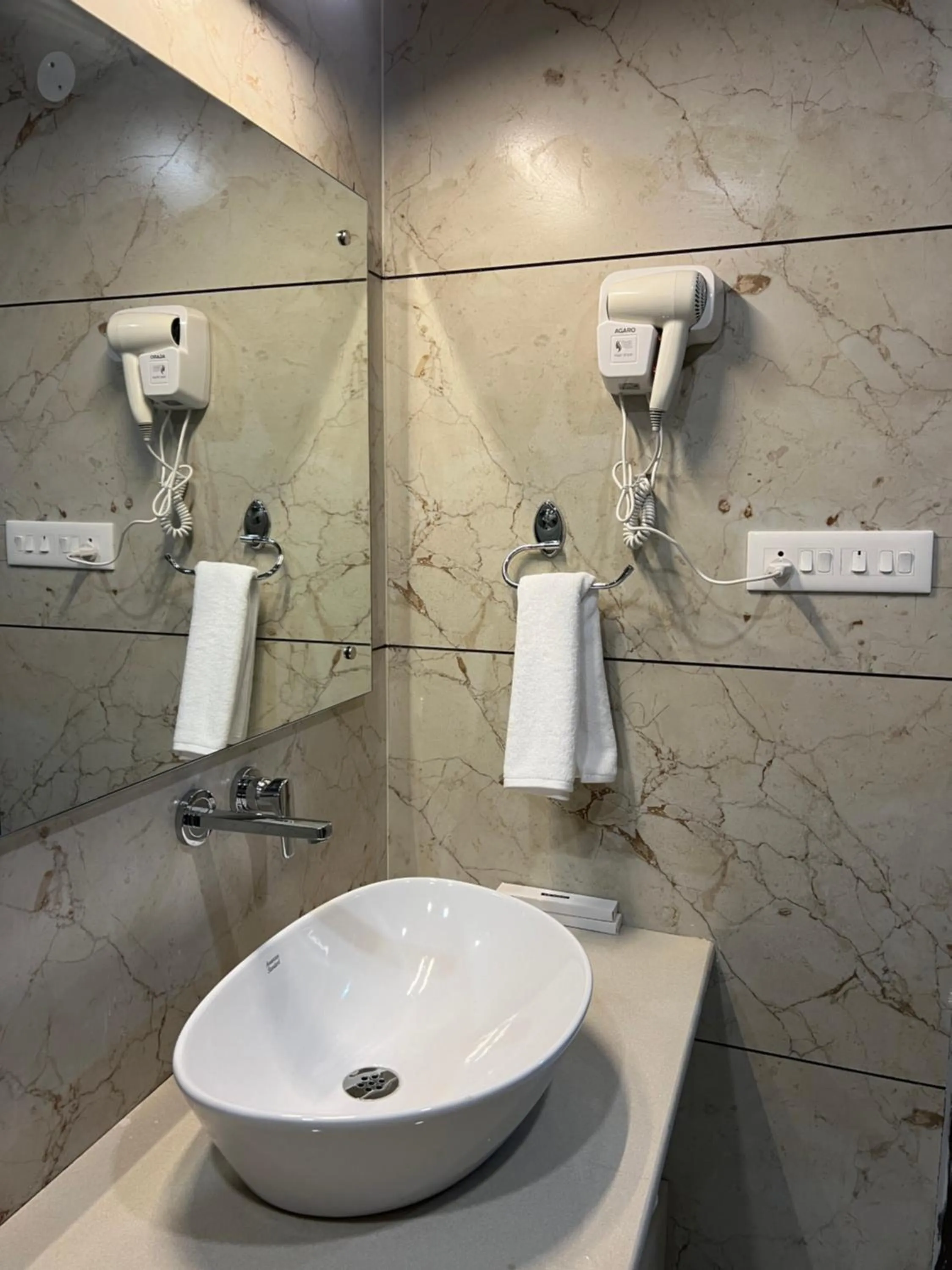 Bathroom in North Deodar Resort, Kasol