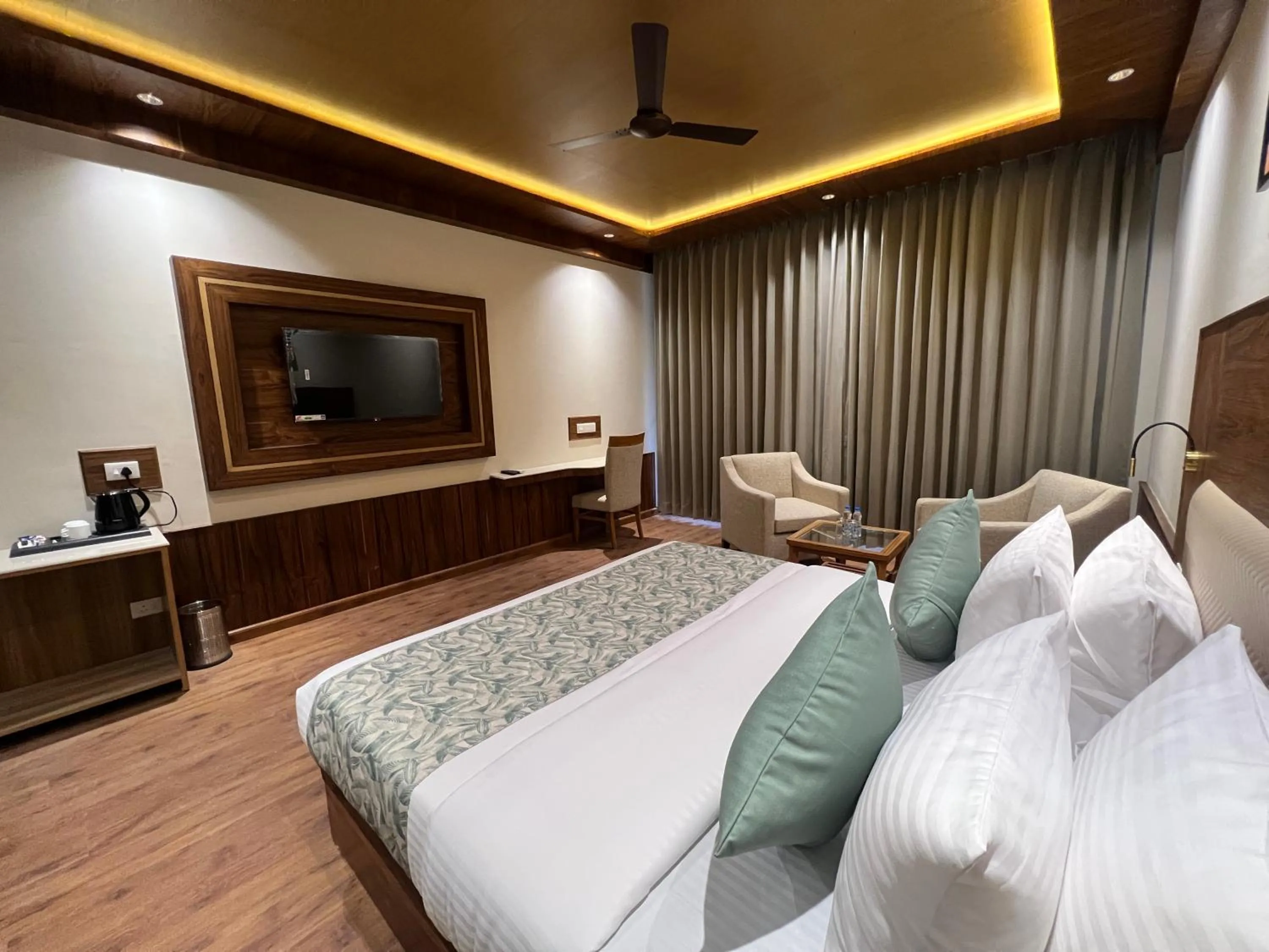 Bed in North Deodar Resort, Kasol