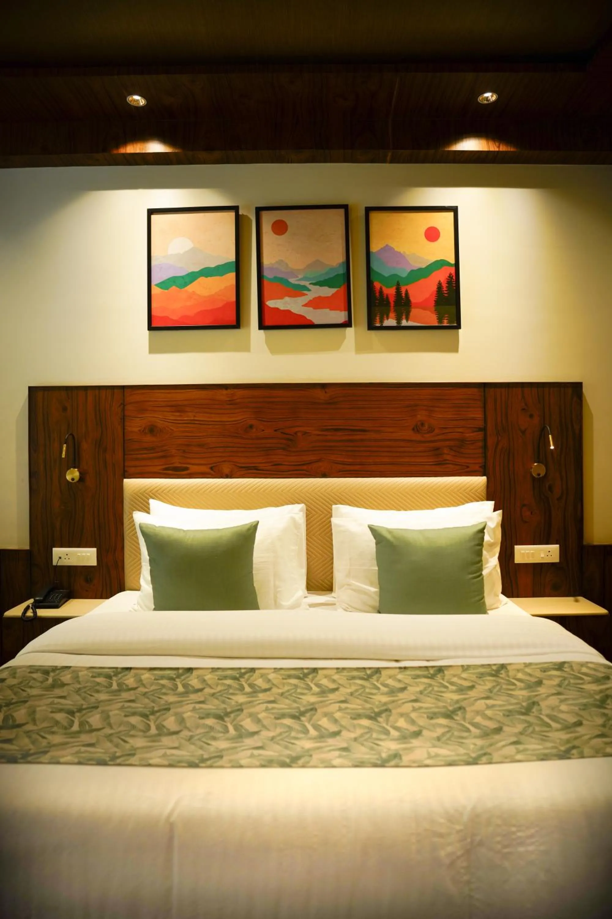 Bed in North Deodar Resort, Kasol