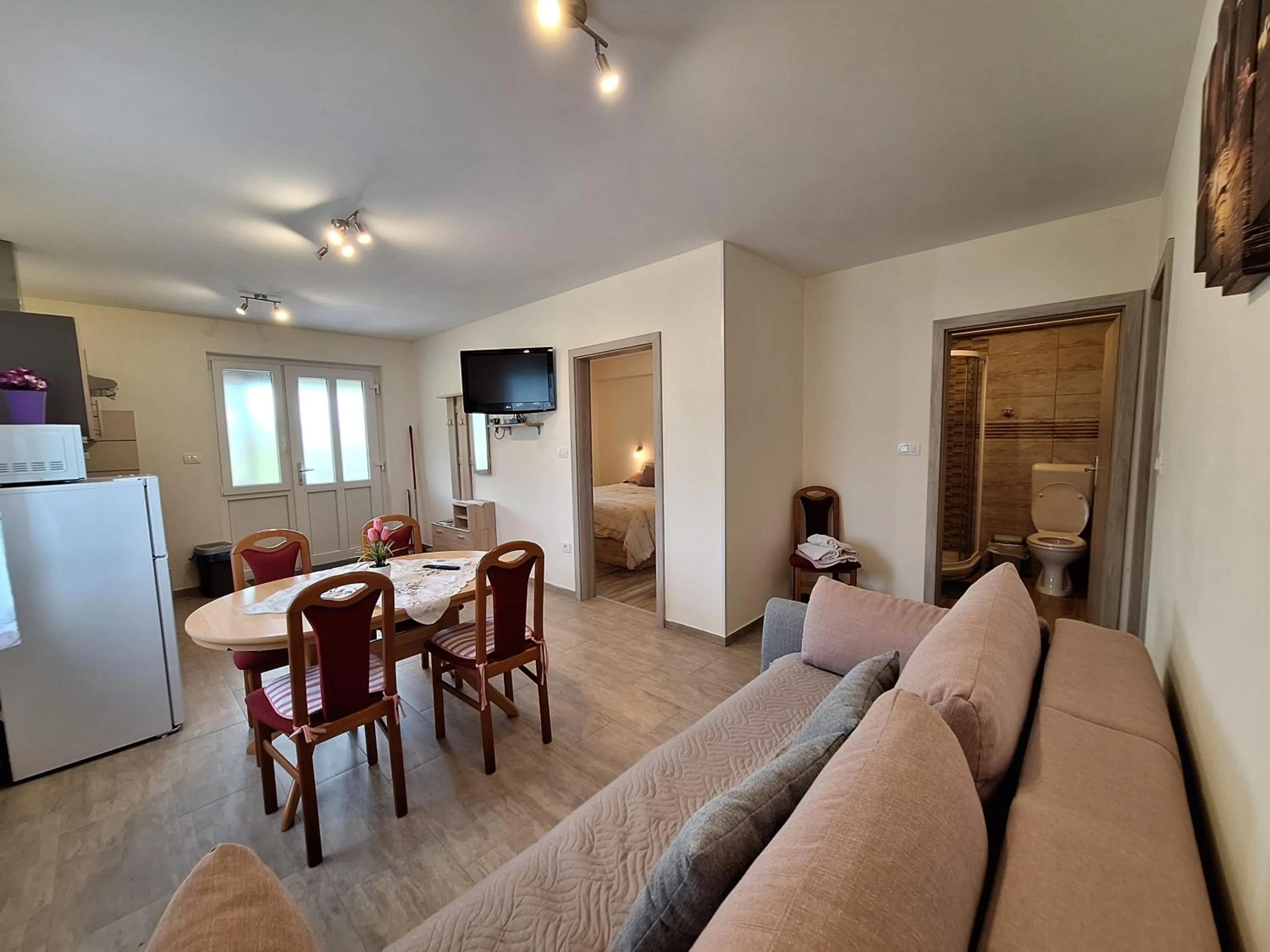 APARTMA in SOBE PILIH