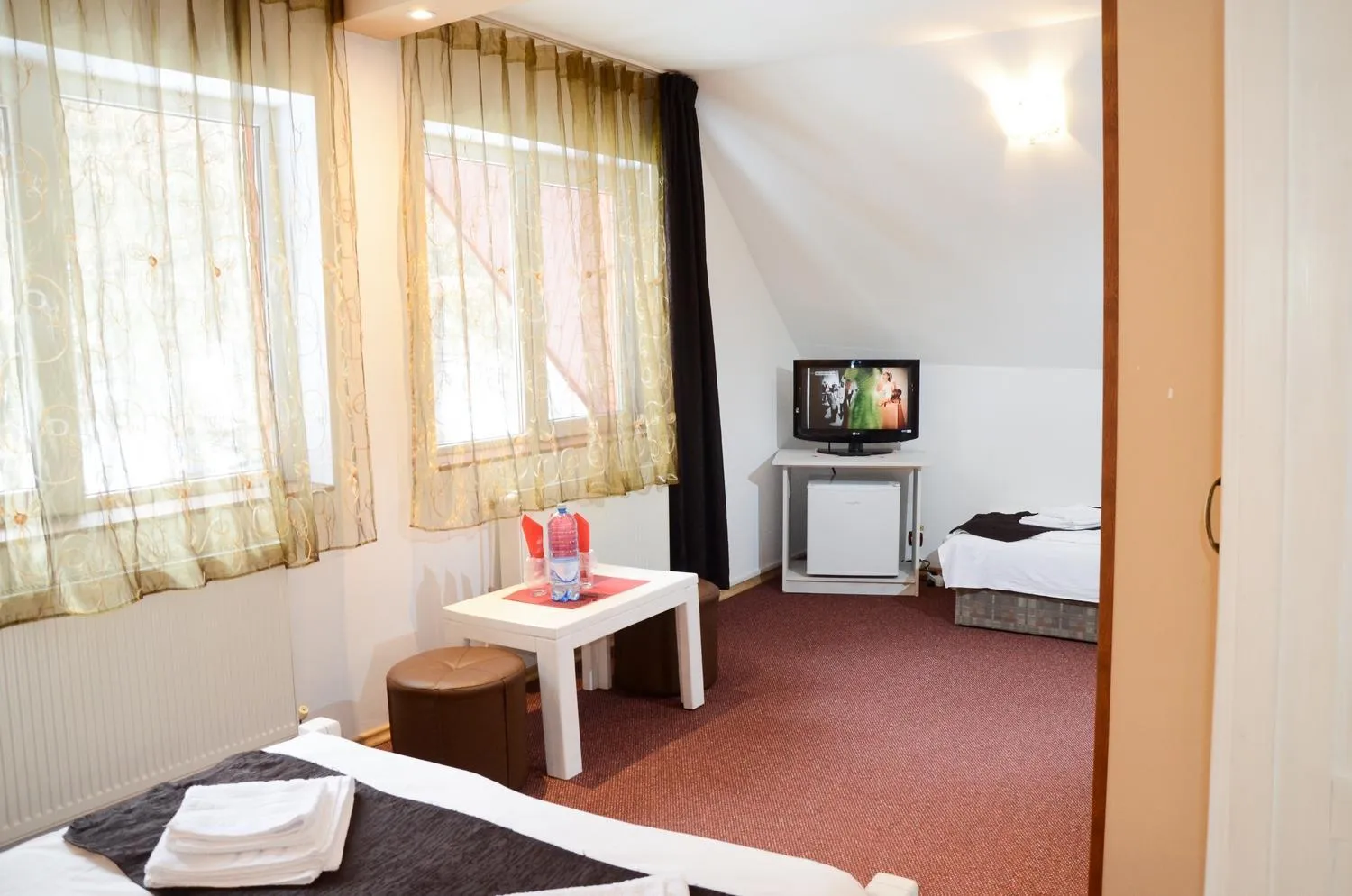 Photo of the whole room in Pensiunea Happy Inn