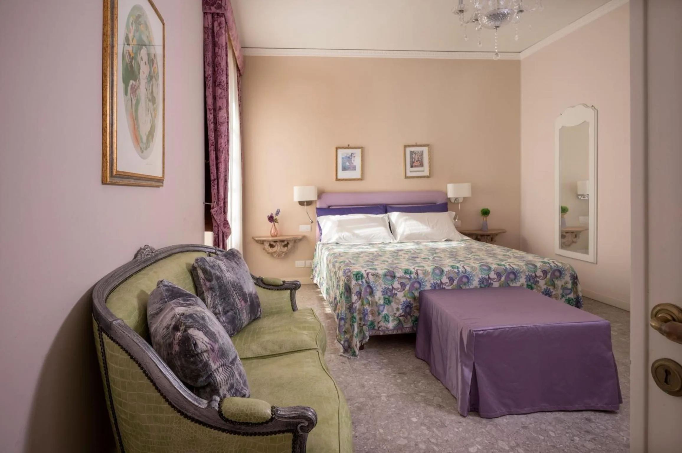 Bed in Porta Di Mezzo Luxury Suites & Rooms